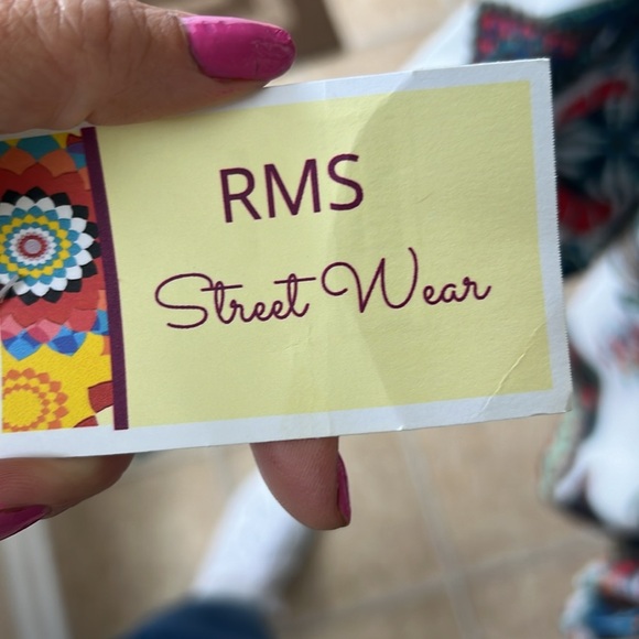 NWT BEAUTIFUL VIBRANT COLORS V-NECK   WITH ROPE W/ TASSELS  SIZE XL OVERSIZED - Picture 6 of 6